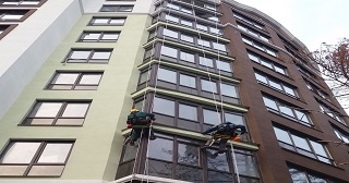 Установка крыши на балкон Киров цена от 1026 руб. м/2.