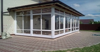 Остекление веранды Киров, цена от 9743 руб.